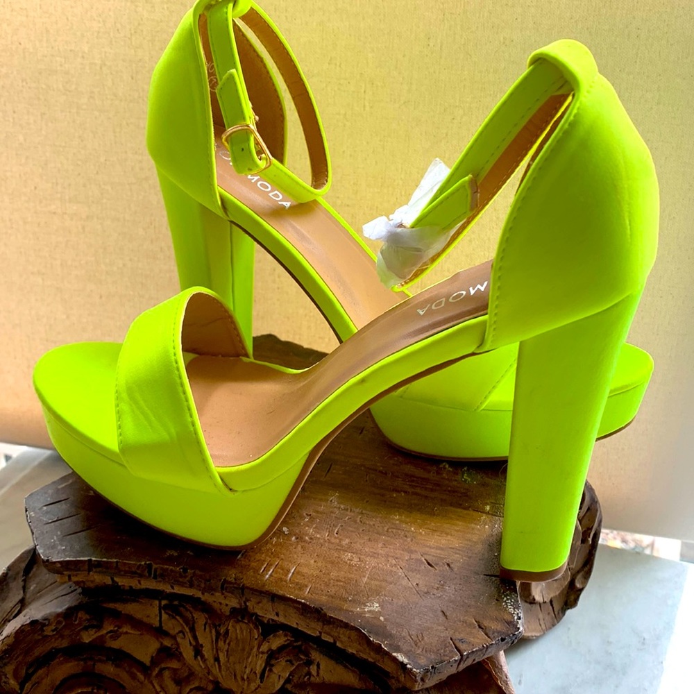 💚 Neon Acid Lime Green Chartreuse Matte Satin Platform Heel Strap Chunky Shoe